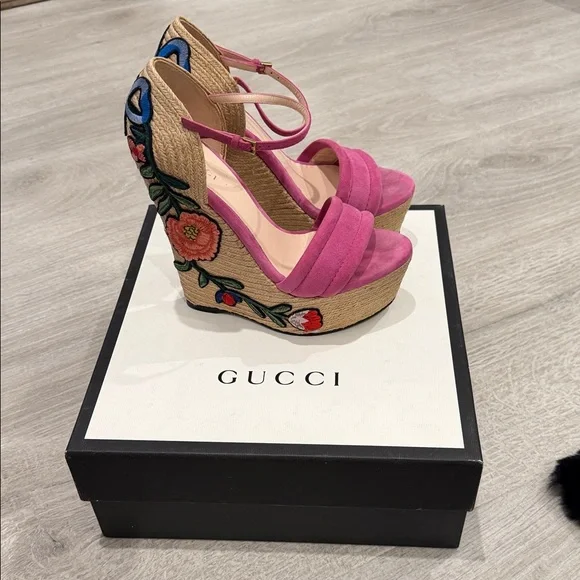 Gucci Pink and Tan Platform Sandals - Picture 4 of 7